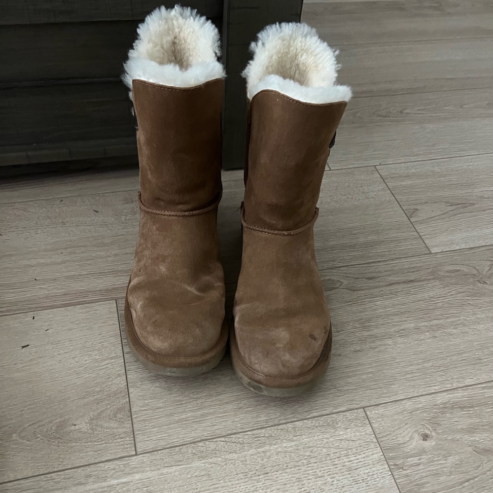UGG Tan Ankle Boots with White Fur Trim